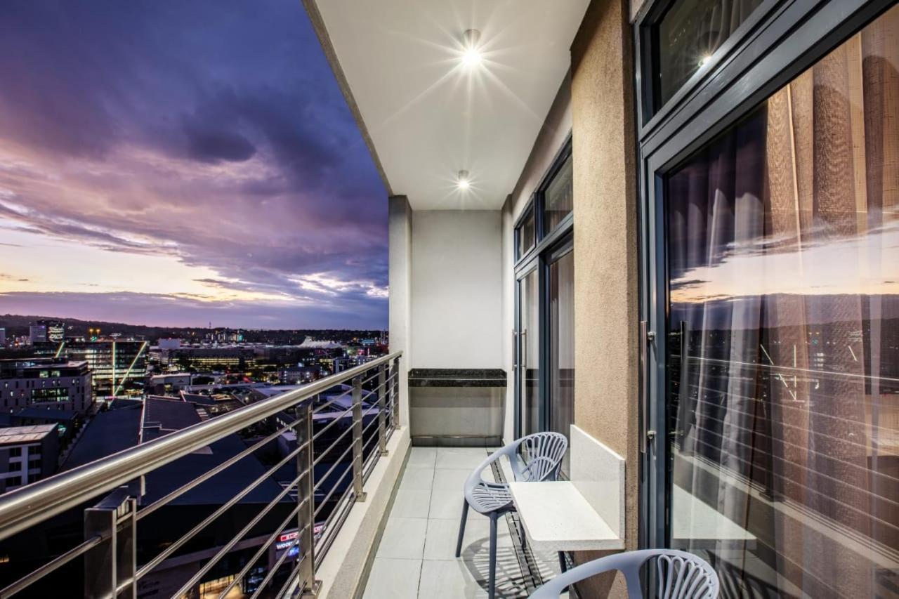 Menlyn Maine Residence Unit 1419 Pretoria-Noord Εξωτερικό φωτογραφία